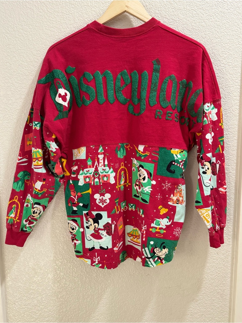 Disney Red Holiday Crewneck Top Disneyland 2018 - Picture 3 of 6
